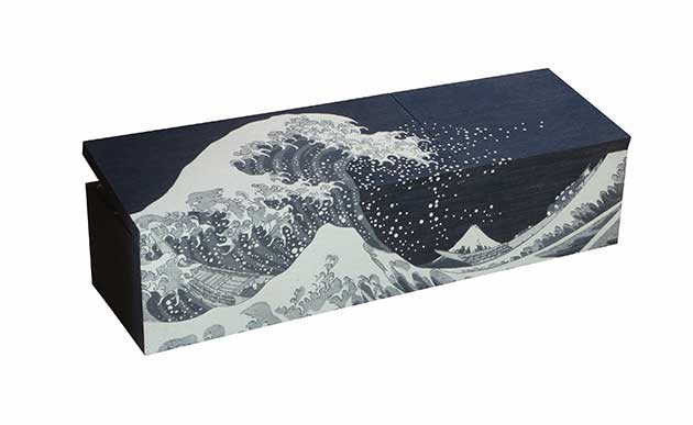 波に抱かれて棺